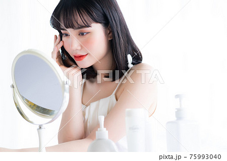 Woman beauty 75993040