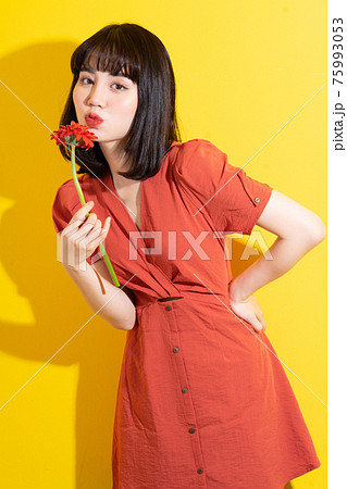 Woman beauty 75993053