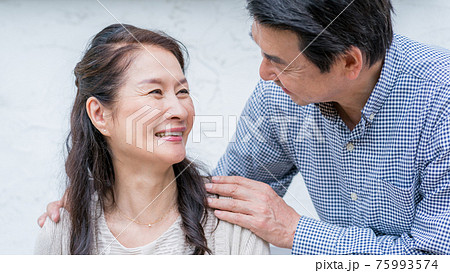 60代おしどり夫婦 75993574