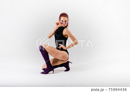 Sexy pole redhead dancer showing her body. 75994436