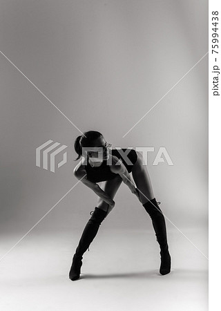 Sexy pole redhead dancer showing her body. 75994438
