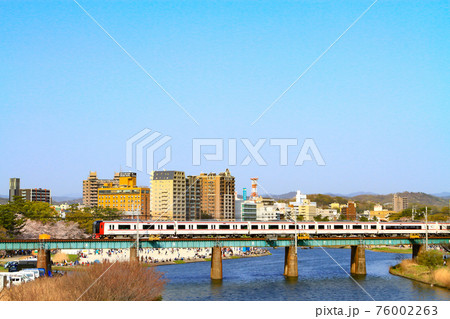 岡崎市の町並みと名鉄電車の風景 岡崎市の町並みと名鉄電車の風景 76002263