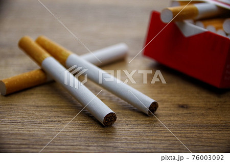 たばこ 喫煙イメージ 76003092