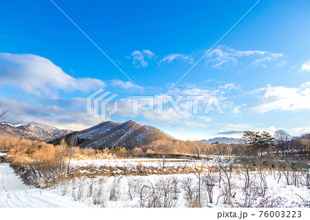 広留野高原(日本の自然百選)へと続く道(鳥取県八頭郡若桜町)※作品コメント欄に撮影位置 広留野高原(日本の自然百選)へと続く道(鳥取県八頭郡若桜町)※作品コメント欄に撮影位置 76003223
