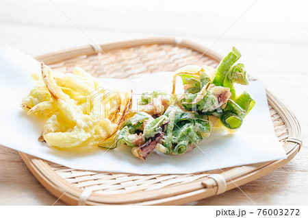 ネギとイカゲソのかき揚げ ネギとイカゲソのかき揚げ 76003272