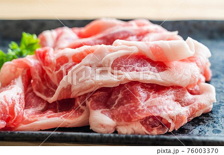 豚肉　肩ロースしゃぶしゃぶ用 76003370