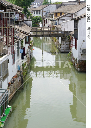 朱家角の運河と町並み(中国・上海市) 朱家角の運河と町並み(中国・上海市) 76004662