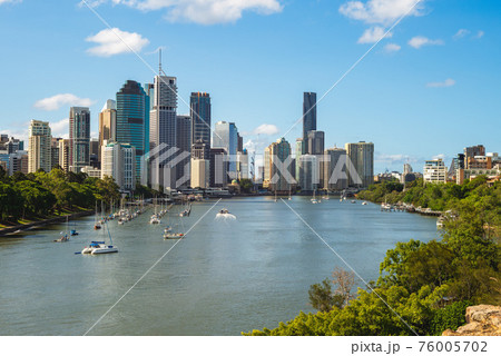 Brisbane skyline, capital of Queensland, Australia in daytime 76005702