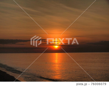 Slow shutter seascape view and beautiful sunrise Slow shutter seascape view and beautiful sunrise 76006079