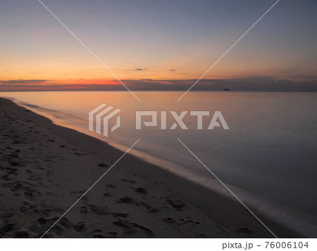 Slow shutter seascape view and beautiful sunrise 76006104
