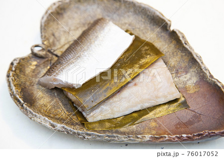 ヒラメの昆布締め 76017052