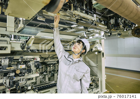 ビジネス　メカニック　女性 76017141