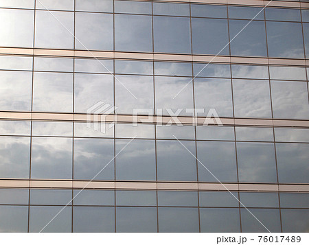 Building of glass 76017489