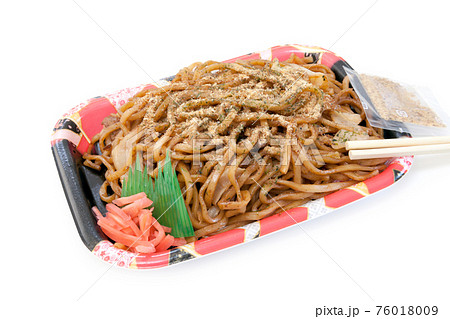 プラスチック容器入りご当地グルメ、だし粉がかかった富士宮焼きそば プラスチック容器入りご当地グルメ、だし粉がかかった富士宮焼きそば 76018009