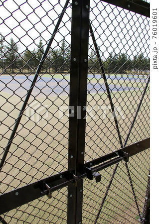 施錠, チェーン, ワイヤー, 鍵, かぎ, 鉄柵,フェンス,カギ,ロック,防犯, 76019601