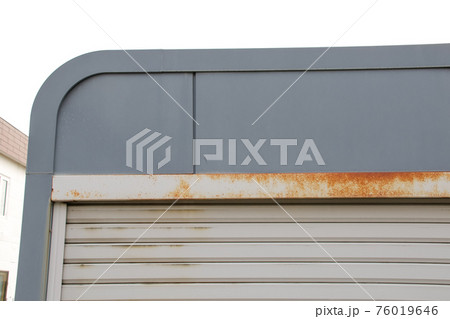 車庫,カーポート,住宅, 駐車場, ガレージ、シャッター、サビ 車庫,カーポート,住宅, 駐車場, ガレージ、シャッター、サビ 76019646