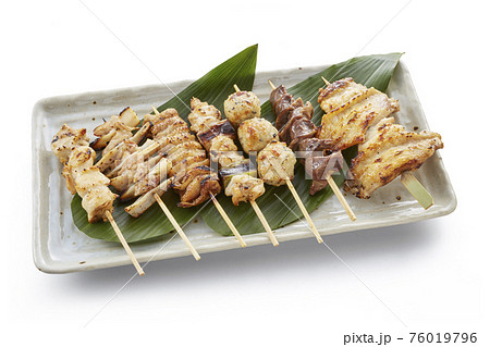 焼鳥　塩　盛り合わせ【なんこつ、砂ずり、手羽中、ねぎま、つくね、皮、もも】 76019796