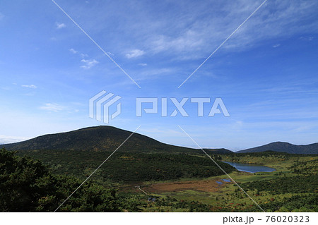 一切経山のトレッキング風景 一切経山のトレッキング風景 76020323