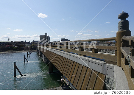宇治橋　日本三古橋の一つに数えられる、由緒ある橋 76020589