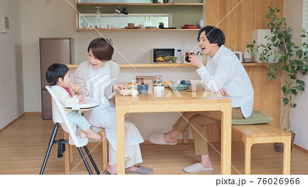 ファミリー食卓イメージ ファミリー食卓イメージ 76026966