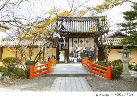今宮神社　神橋と東門 76027418