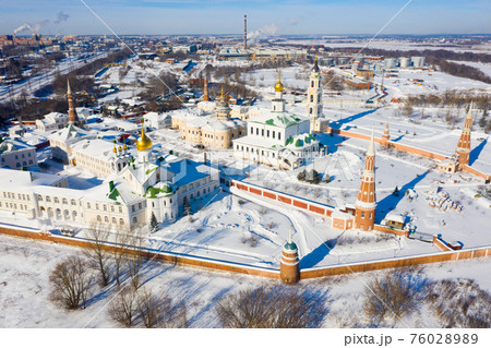 Winter aerial view of Old Golutvin Monastery in Kolomna 76028989