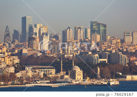 Cityscape of Istanbul Beyoglu district across Bosphorus and Golden Horn 76029167
