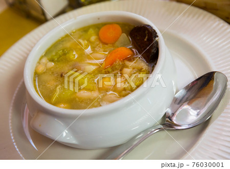 Catalan escudella 76030001