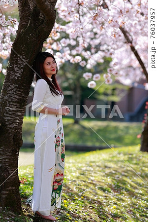 卒業の記念撮影 卒業の記念撮影 76037957