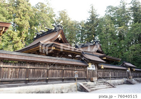 熊野本宮大社　最初に参る第三殿 76040515