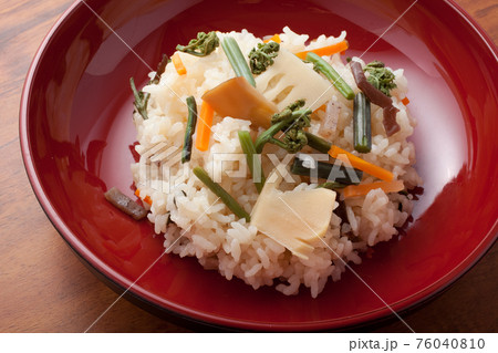 山菜炊き込みご飯 山菜炊き込みご飯 76040810
