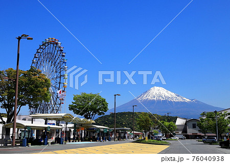 富士川SAより望む富士山　東名高速道路上り線 76040938