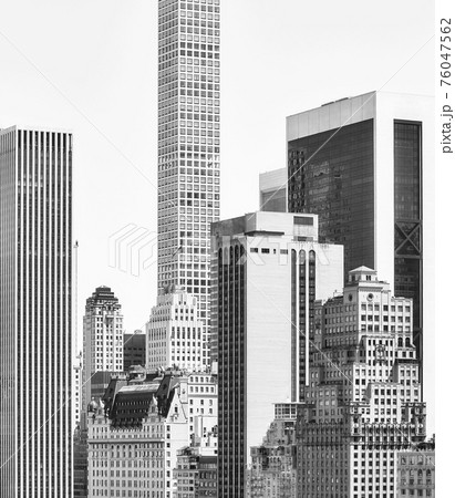 Black and white picture of New York diverse architecture, USA. 76047562