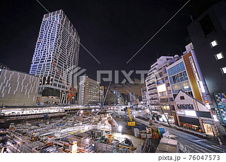 日本の東京都市景観 渋谷駅前再開発と超高層ビル群(手前は再開発中の桜丘口地区）＝3月1日 76047573