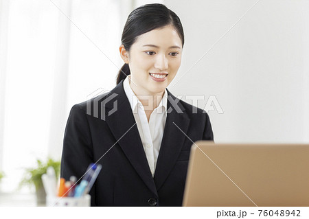 オンライン面接 就活 76048942