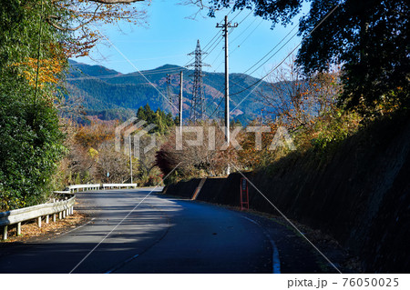 山間の道 山間の道 76050025