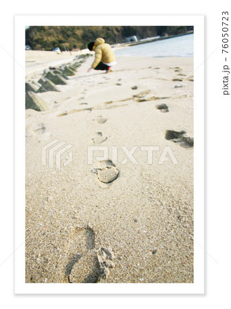 フィルム写真 ノスタルジー 砂浜 フィルム写真 ノスタルジー 砂浜 76050723