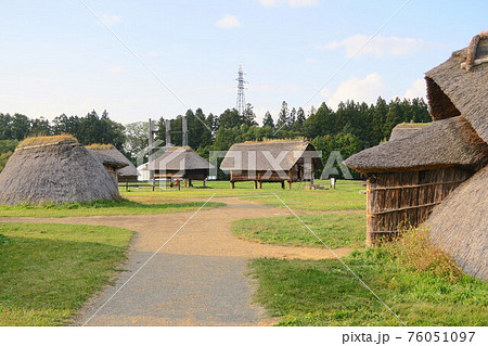 特別史跡 三内丸山遺跡 大型掘立柱建物跡 特別史跡 三内丸山遺跡 大型掘立柱建物跡 76051097