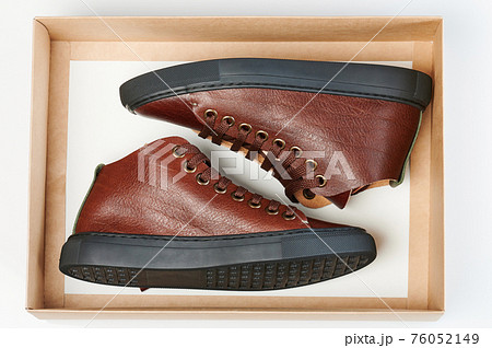 Modern brown leather casual shoes 76052149