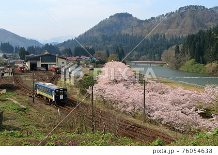 秋田内陸縦貫鉄道の春(AN-8800型車両) 秋田内陸縦貫鉄道の春(AN-8800型車両) 76054638