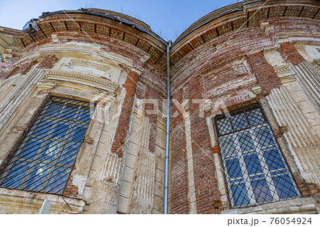 Exterior of the historic Trinity Cathedral in Yakhroma. Russia Exterior of the historic Trinity Cathedral in Yakhroma. Russia 76054924