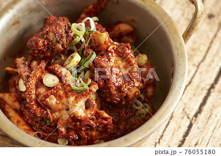 韓国料理イイダコの旨辛炒め チュクミポックム 韓国料理イイダコの旨辛炒め チュクミポックム 76055180