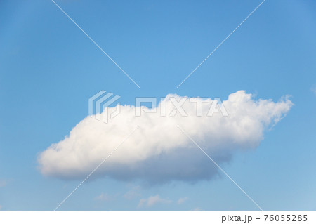 もこもこした雲 筋斗雲のような雲の写真素材 [76055285] - PIXTA