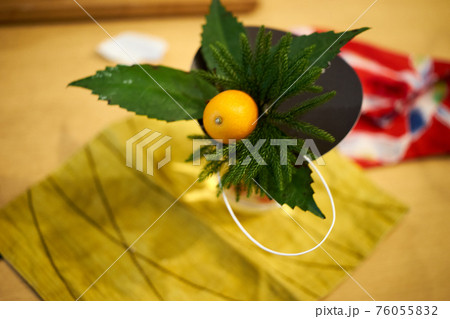 正月飾り・アップ 76055832