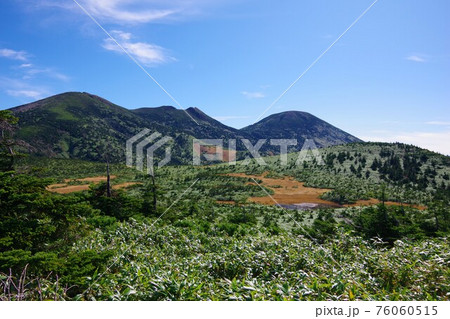 青森県 赤倉岳・井戸岳・大岳・田茂萢湿原を望む 青森県 赤倉岳・井戸岳・大岳・田茂萢湿原を望む 76060515