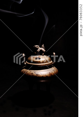 黒バックの香炉 黒バックの香炉 76063352