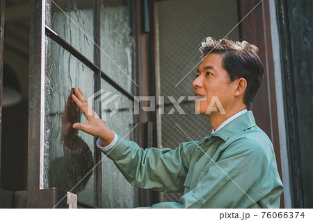 玄関ドアガラスの修理業者 玄関ドアガラスの修理業者 76066374