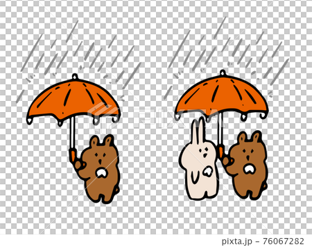 相合傘をするくまとうさぎ/一人で傘に入るくま 76067282