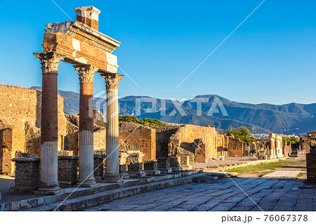 Pompeii city 76067378