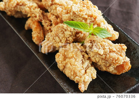 鶏 チキン ニワトリ 76070336